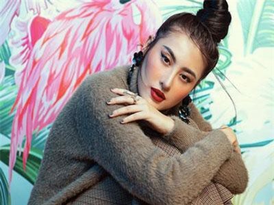 Hot girl 'nghiện' thẩm mỹ Hà Lade khoe bạn trai mới không chê cô xấu