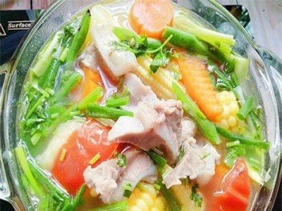 Canh sườn sụn rau củ thơm ngon