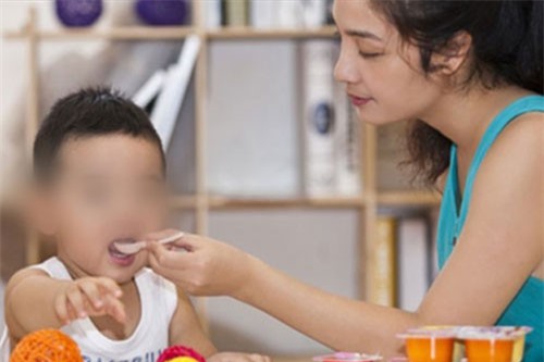 Chúng ta đang sai lầm trong chăm sóc con?