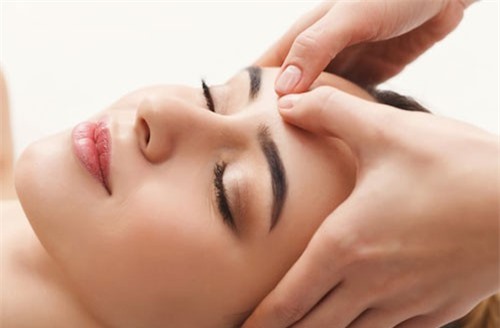 Da trẻ hơn 10 tuổi sau vài phút chỉ bằng bí quyết vô cùng đơn giản