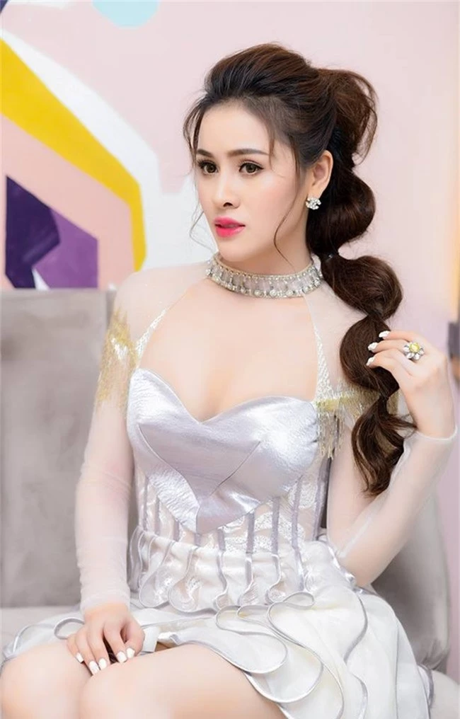 thu dung co cuoc song sang chanh the nao truoc khi de lo gia canh ngheo kho o que hinh anh 1