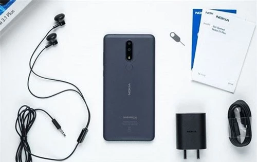 Nokia 3.1 Plus được bán tại các đại lý với giá 3,89 triệu đồng và bảo hành lên đến 18 tháng