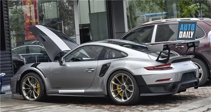  Porsche 911 GT2 RS.