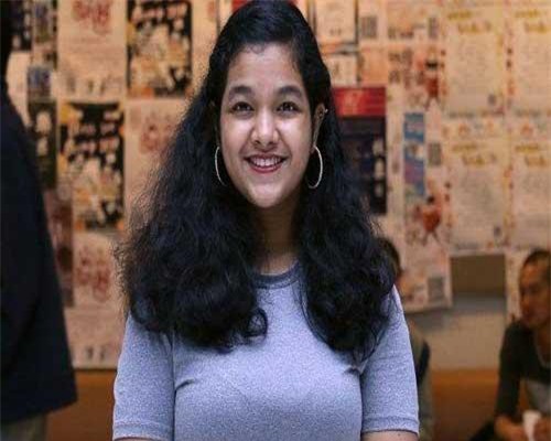 Nữ sinh người dân tộc thiểu số gây sốt vì thành thạo 6 thứ tiếng