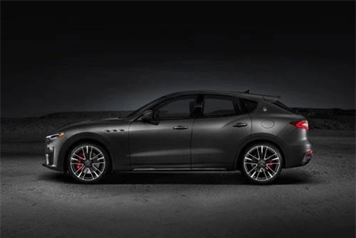 2. Maserati Levante Trofeo (vận tốc tối đa: 304 km/h).