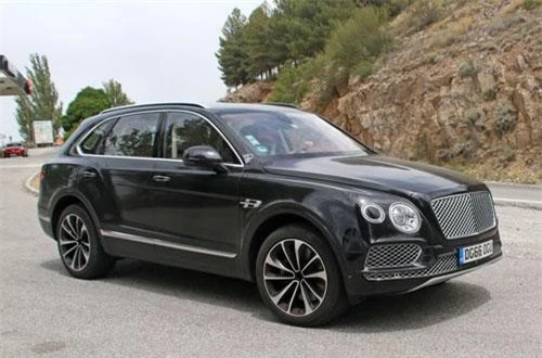 3. Bentley Bentayga (vận tốc tối đa: 301 km/h).