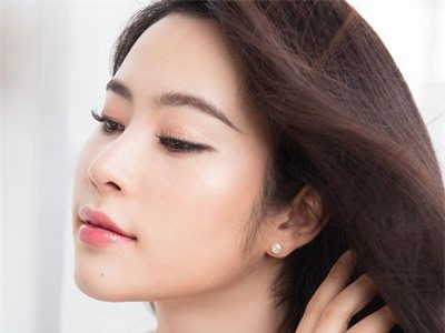 Nam Em: '23 tuổi, tôi đã thấm thía gánh chịu mọi nỗi đau một cách yếu đuối'