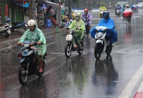 Trời mưa, nhiệt độ xuống thấp ở nửa phía Bắc miền Trung