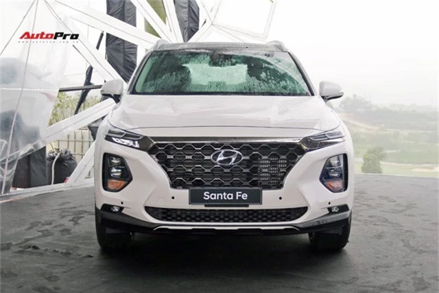 Xe Hyundai “cháy” hàng trước Tết, giá tăng từ vài chục đến cả trăm triệu đồng tại đại lý - Ảnh 3.