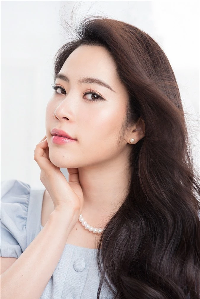 Nam Em: “23 tuổi, tôi đã thấm thía gánh chịu mọi nỗi đau một cách yếu đuối” - Ảnh 6. Nam Em: “23 tuổi, tôi đã thấm thía gánh chịu mọi nỗi đau một cách yếu đuối” - Ảnh 6.