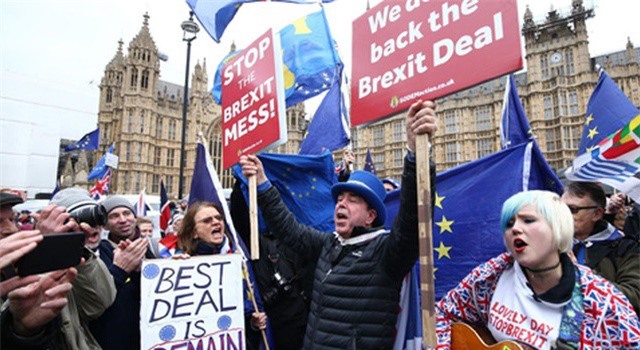 EU có thể lùi thời hạn Brexit nếu Anh yêu cầu