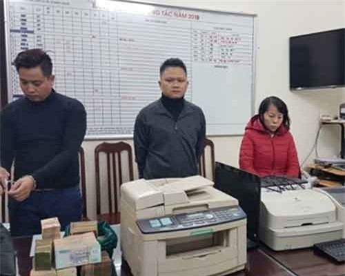 Khởi tố đối tượng làm giả thẻ tiết kiệm chiếm 13 tỷ đồng gửi ngân hàng