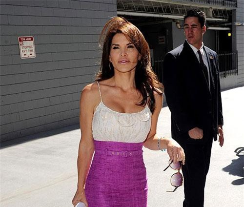 Nhân tình nóng bỏng của tỷ phú Amazon giàu cỡ nào?