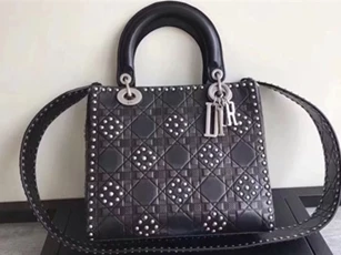 CLIP: Tận mục quy trình sản xuất túi Dior sang chảnh