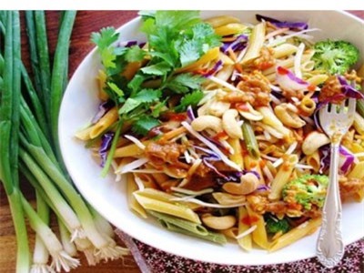Hướng dẫn làm món mỳ ống trộn rau củ quả