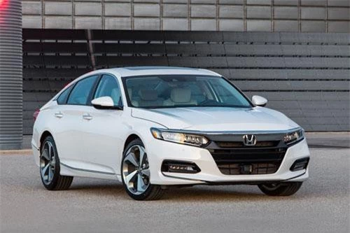 9. Honda Accord (doanh số: 513.653 chiếc).