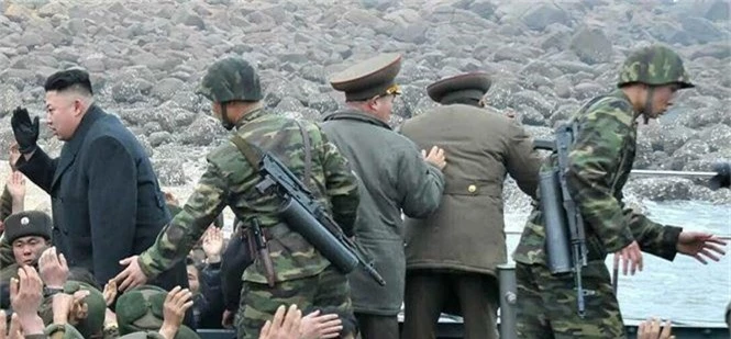 Những biến thể AK-47 kỳ dị trong quân đội Triều Tiên - ảnh 1