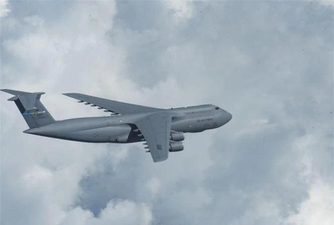 Máy bay vận tải C-5 của Không quân Mỹ. Máy bay vận tải C-5 của Không quân Mỹ.