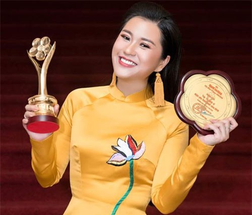 Cuộc sống hạnh phúc của cô gái "vượt mặt" Hoài Linh, Trấn Thành ẵm giải Mai Vàng 2018