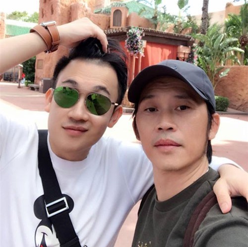 Hoài Linh kiếm tiền tỷ đi xe ôm, em trai lại sống sang chảnh thế này