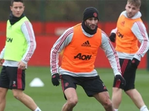 Dính chấn thương, Fellaini không có cửa rời M.U?