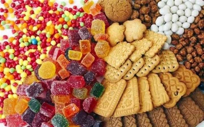 Ngừng sử dụng đường: Ăn đường hoặc những thực phẩm có đường có thể làm tình trạng răng của bạn trở nên tệ hơn.