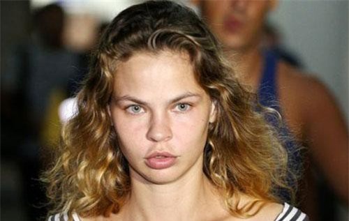 Nga bắt giữ người mẫu khiêu dâm tự nhận nắm giữ bí mật về ông Trump