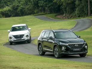 Có nên bỏ thêm 190 triệu đồng mua Hyundai Santa Fe 2019 bản đặc biệt?
