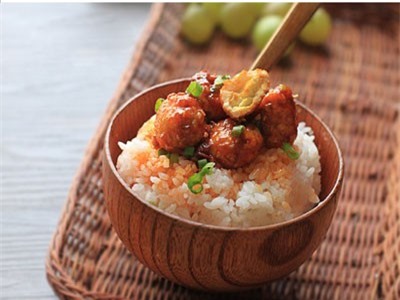 Cách làm trứng cút rim mặn ngọt lạ mà ngon