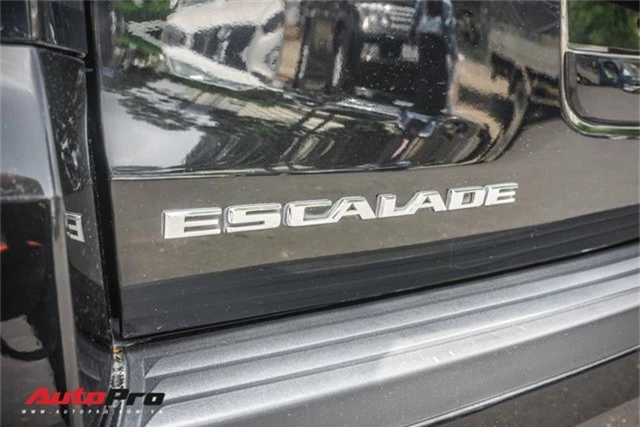 Cadillac Escalade 2015 biển khủng và độc nhất trên phố Sài Gòn - Ảnh 2.