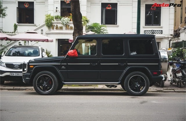 Mercedes-AMG G63 có màu sơn giá hơn 90 triệu đồng xuất hiện trên phố - Ảnh 3.