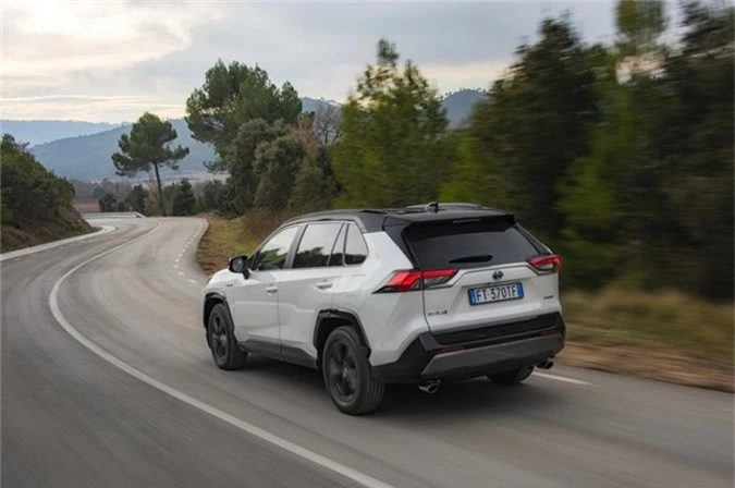 tim hieu ve toyota rav4 hybrid cho thi truong chau au hinh 2