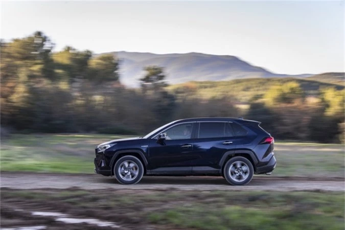 tim hieu ve toyota rav4 hybrid cho thi truong chau au hinh 5