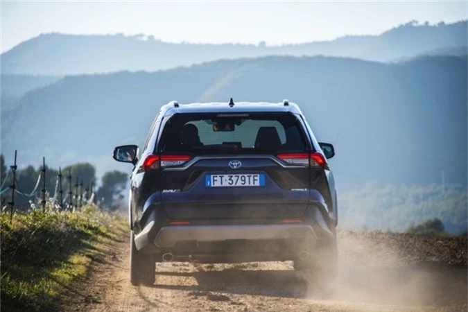 tim hieu ve toyota rav4 hybrid cho thi truong chau au hinh 8