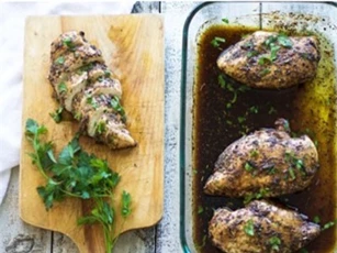 Cách nấu ức gà nướng ngâm nước sốt cực thơm ngon