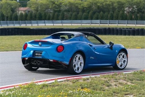 9. Alfa Romeo 4C Spider 2019.