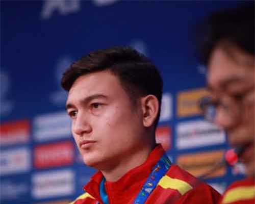 Đặng Văn Lâm tri ân người hâm mộ gửi đồ ăn từ quê nhà cho ĐT Việt Nam