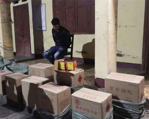 Bắt giữ đối tượng vận chuyển hơn 3 tạ pháo nổ