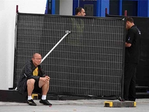 Vì sao HLV Park Hang-seo ngồi thẫn thờ ngoài sân Al Tayer?