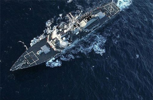 Nga theo dõi nhất cử nhất động của tàu chiến Mỹ ở Biển Đen