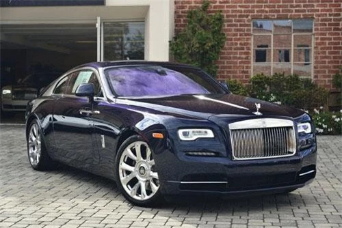 3. Roll-Royce Phantom.