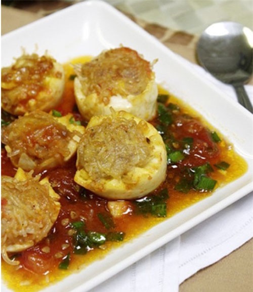 Cách làm trứng nhồi thịt sốt cà chua