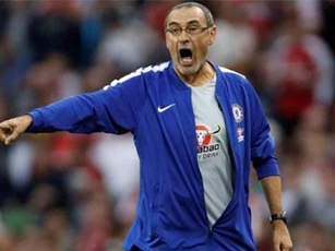Chelsea thua Arsenal bạc nhược, Sarri chỉ trích học trò thiếu bản lĩnh của cầu thủ "lớn"