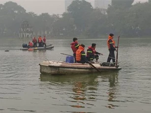 Người đàn ông nhảy xuống hồ Hoàn Kiếm, tử vong