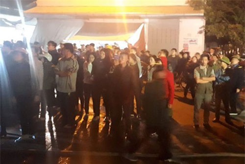 Lửa bốc lên trong đêm tại chợ đầu mối lớn nhất Thanh Hóa