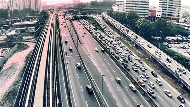 Tổng chiều dài đường cao tốc Malaysia dài hơn chu vi Trái đất