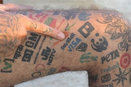 Clip: Xăm 442 logo thương hiệu nổi tiếng lên cơ thể để đạt kỷ lục Guinness thế giới