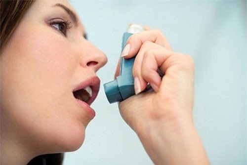 Xịt thuốc dự phòng hen chứa corticoid có gây nguy hiểm cho người dùng?