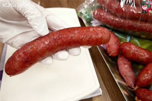 CLIP: Công thức làm lạp xưởng tôm ngon khó cưỡng