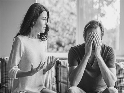 Tại sao những cặp đôi không hạnh phúc lại sống với nhau rất lâu?